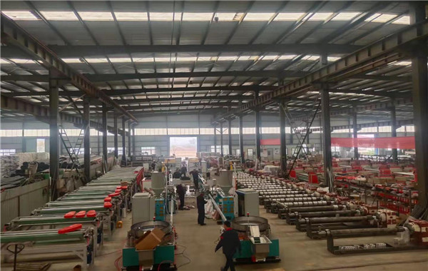 正源塑膠預(yù)祝：正奇塑機奎屯現(xiàn)場展示會圓滿成功?。?/></p><p style=