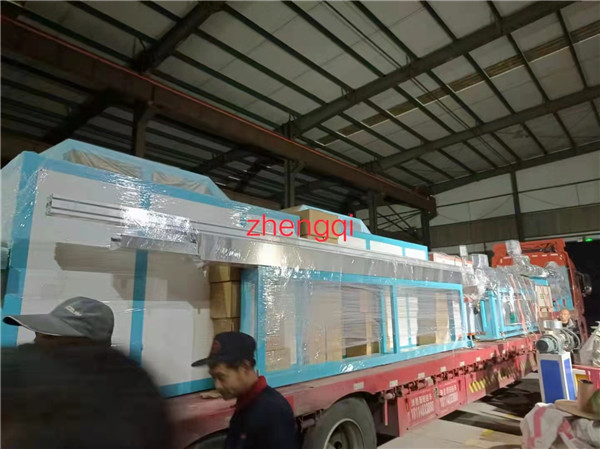 正源塑膠預(yù)祝：正奇塑機奎屯現(xiàn)場展示會圓滿成功?。?/></p><p><br/></p><div   id=